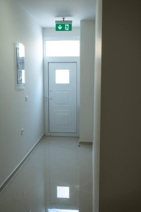Anesis Airport Rooms 204 Koropíon Eksteriør bilde